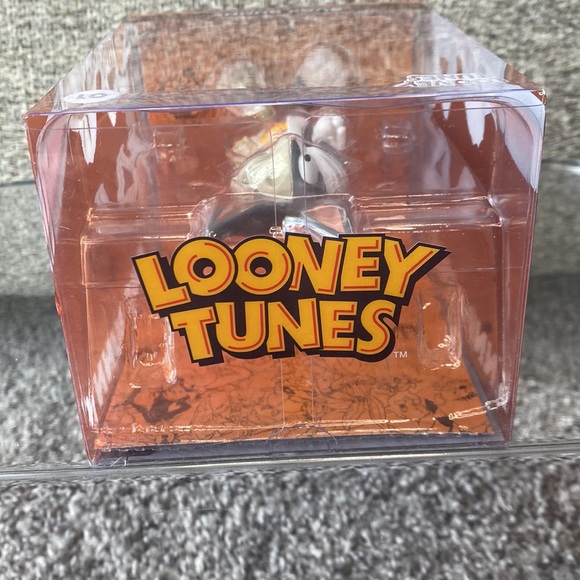 XXRay Looney Tunes Bugs Bunny Dissected Vinyl Art Figure - Picture 5 of 6